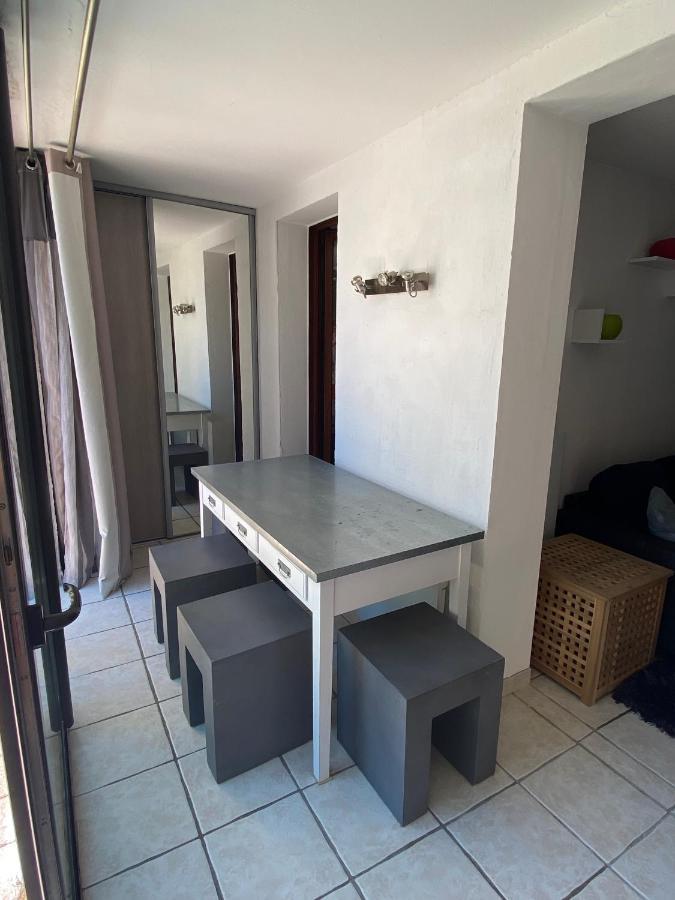 Logement Entier T2 Climatise, Parking Gratuit, Jardin, Plage A 2Min A Pied Sanary-sur-Mer Exteriör bild